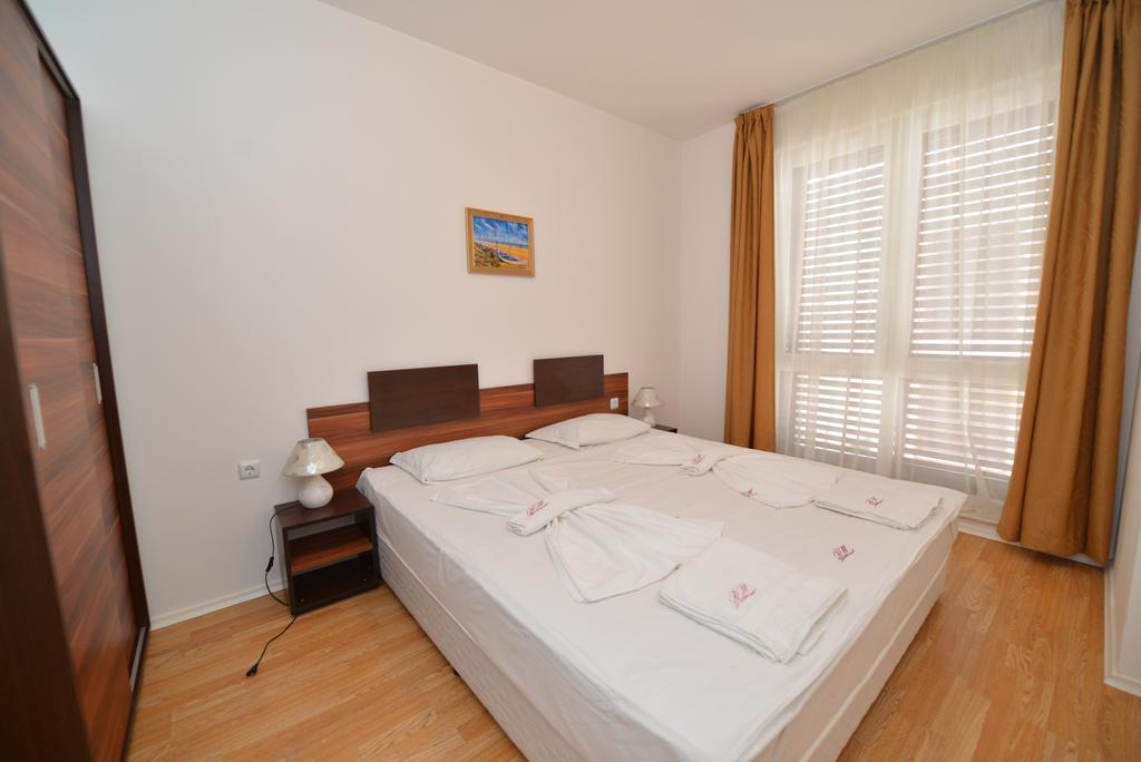 Romance Marine Aparthotel Slantchev Briag Extérieur photo